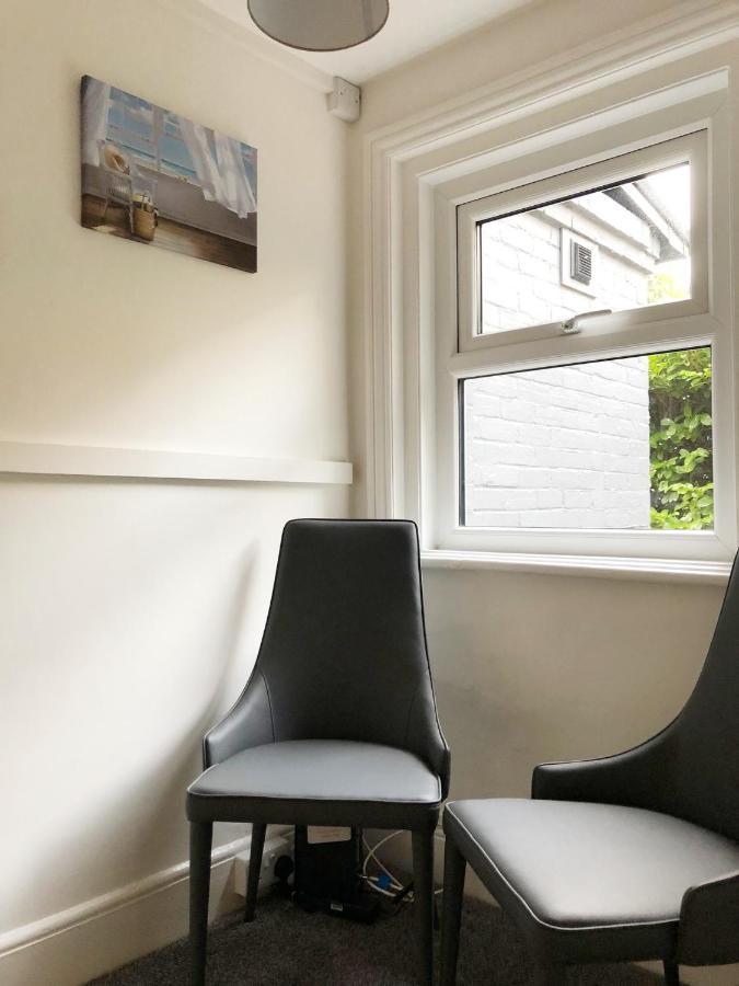 Summer Breeze. 3-Bed Apartment Close To The Beach Bournemouth Dış mekan fotoğraf
