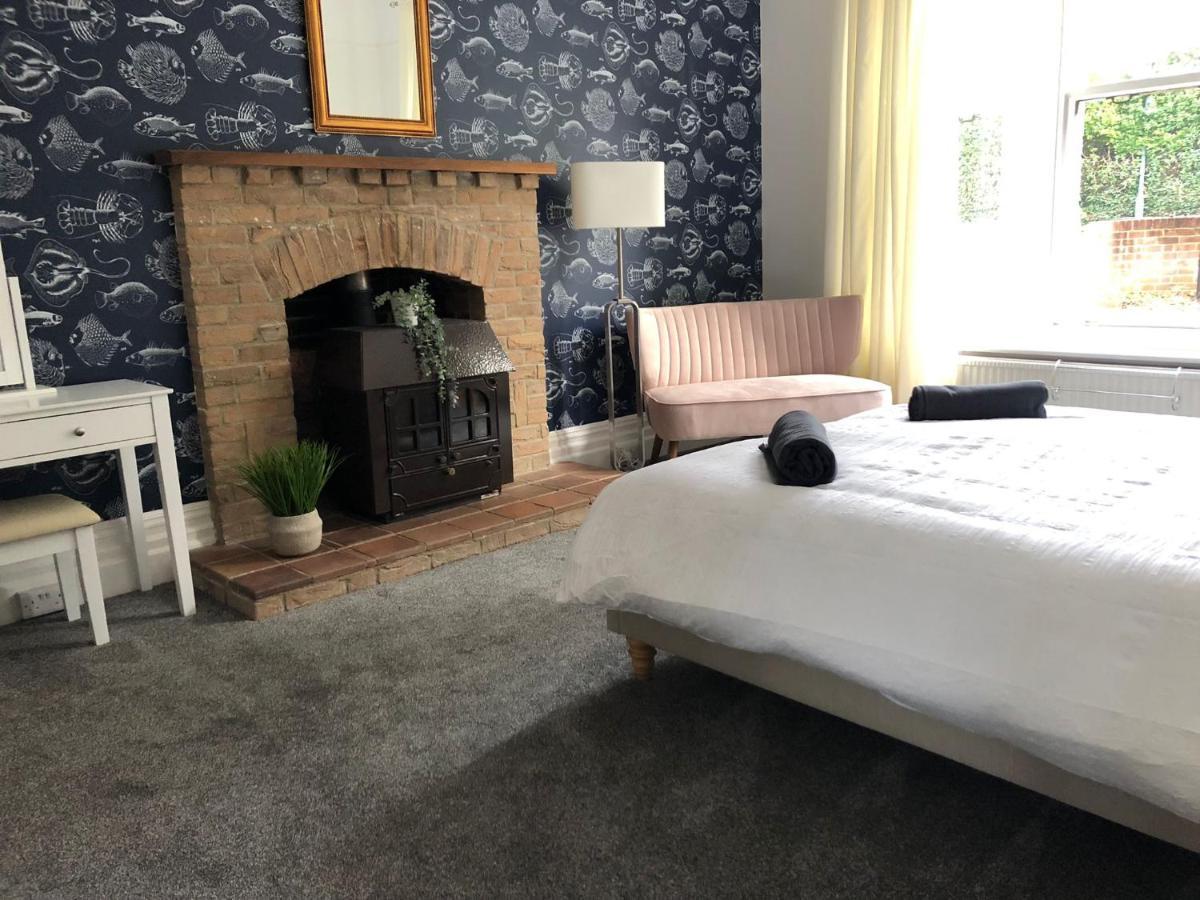 Summer Breeze. 3-Bed Apartment Close To The Beach Bournemouth Dış mekan fotoğraf