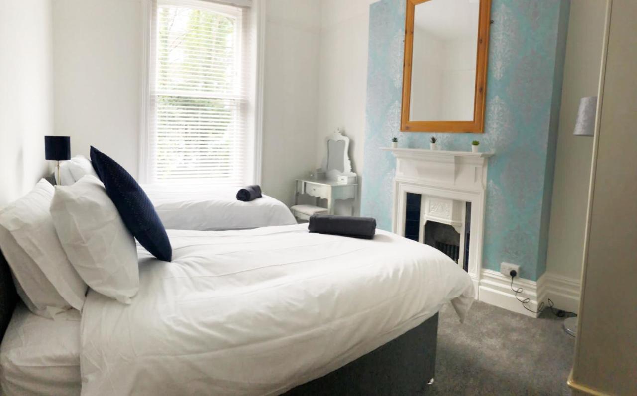 Summer Breeze. 3-Bed Apartment Close To The Beach Bournemouth Dış mekan fotoğraf